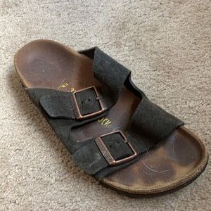 Sandal